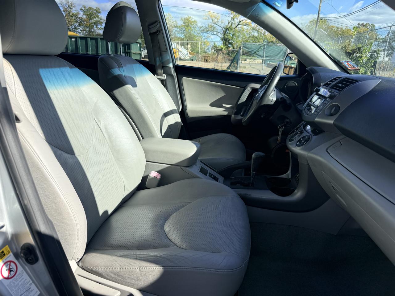 Toyota RAV4 4WD 4dr V6 5-Spd AT Ltd (Natl) 2008