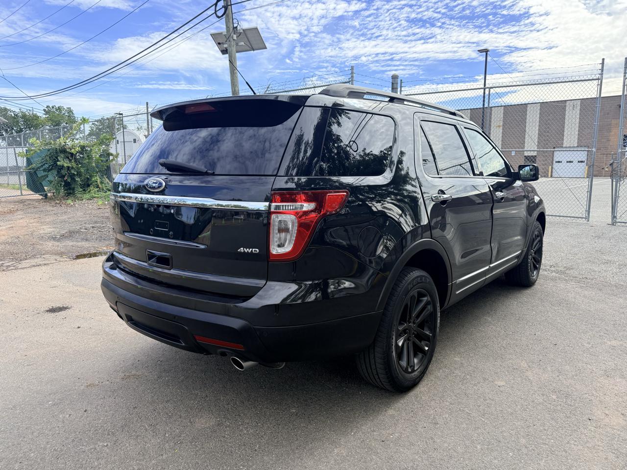 Ford Explorer 4WD 4dr XLT 2015