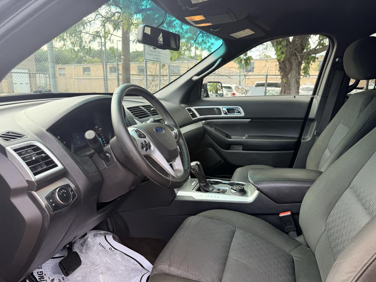 Ford Explorer 4WD 4dr XLT 2015