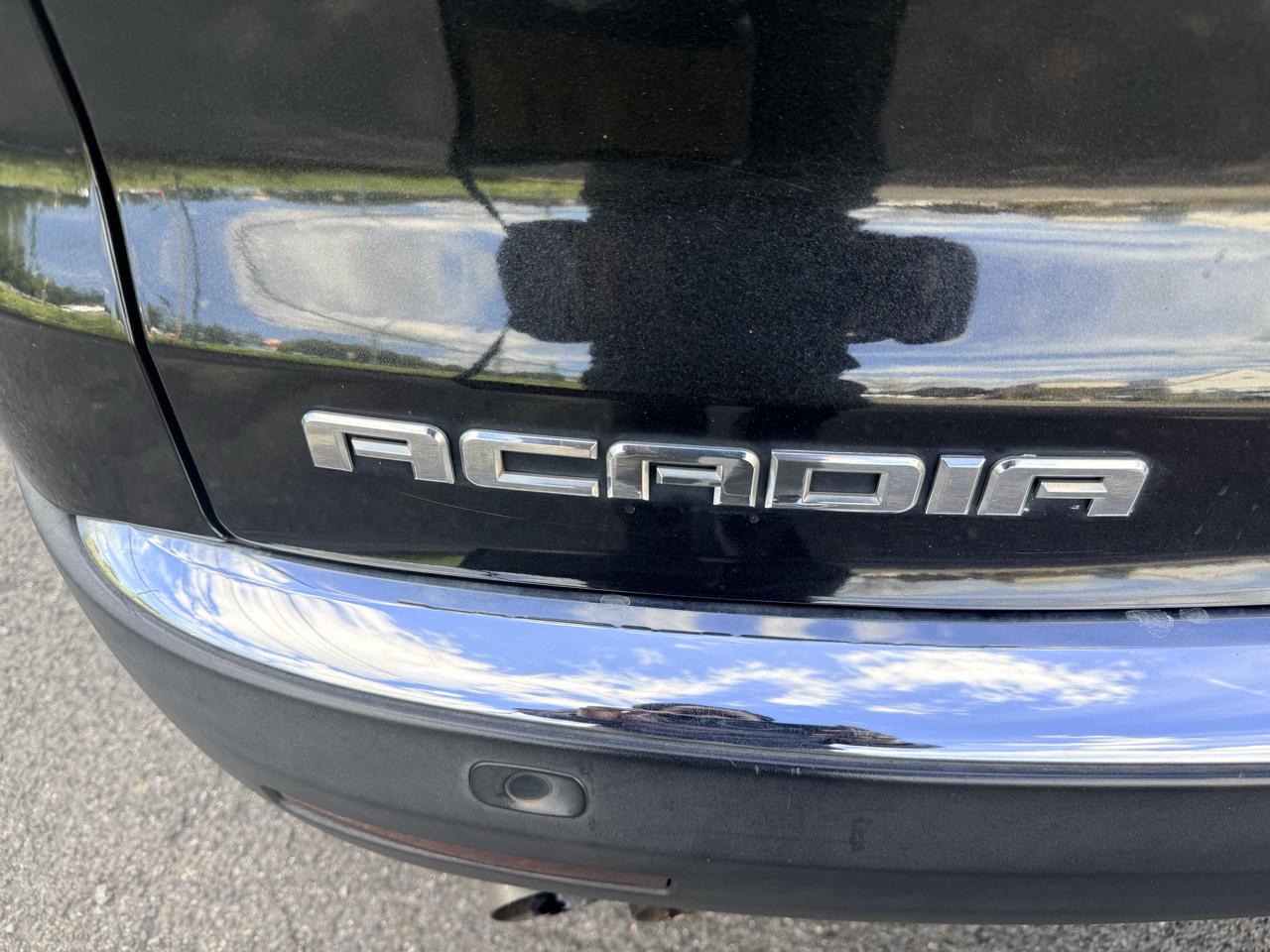GMC Acadia AWD 4dr SLT2 2010