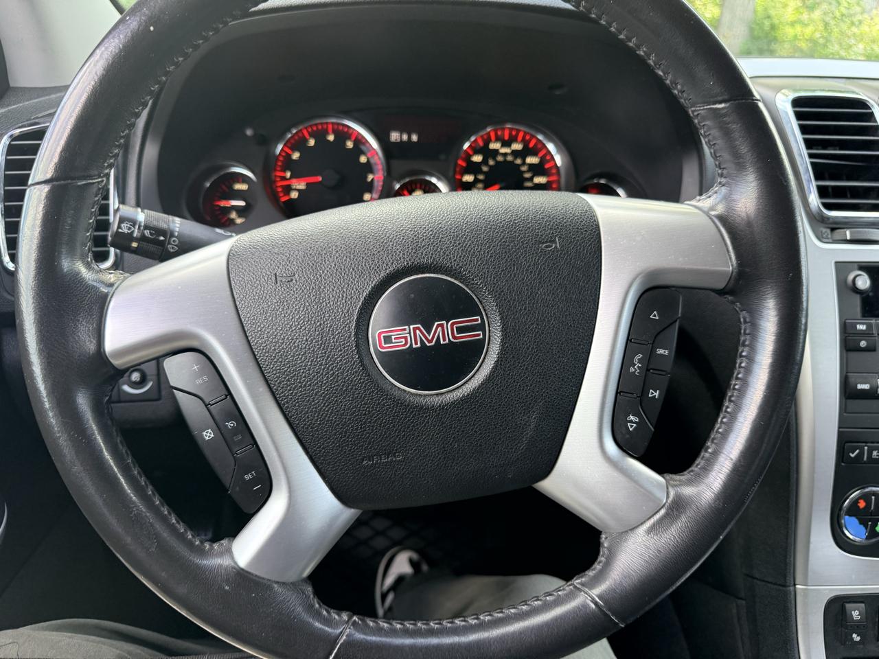 GMC Acadia AWD 4dr SLT2 2010