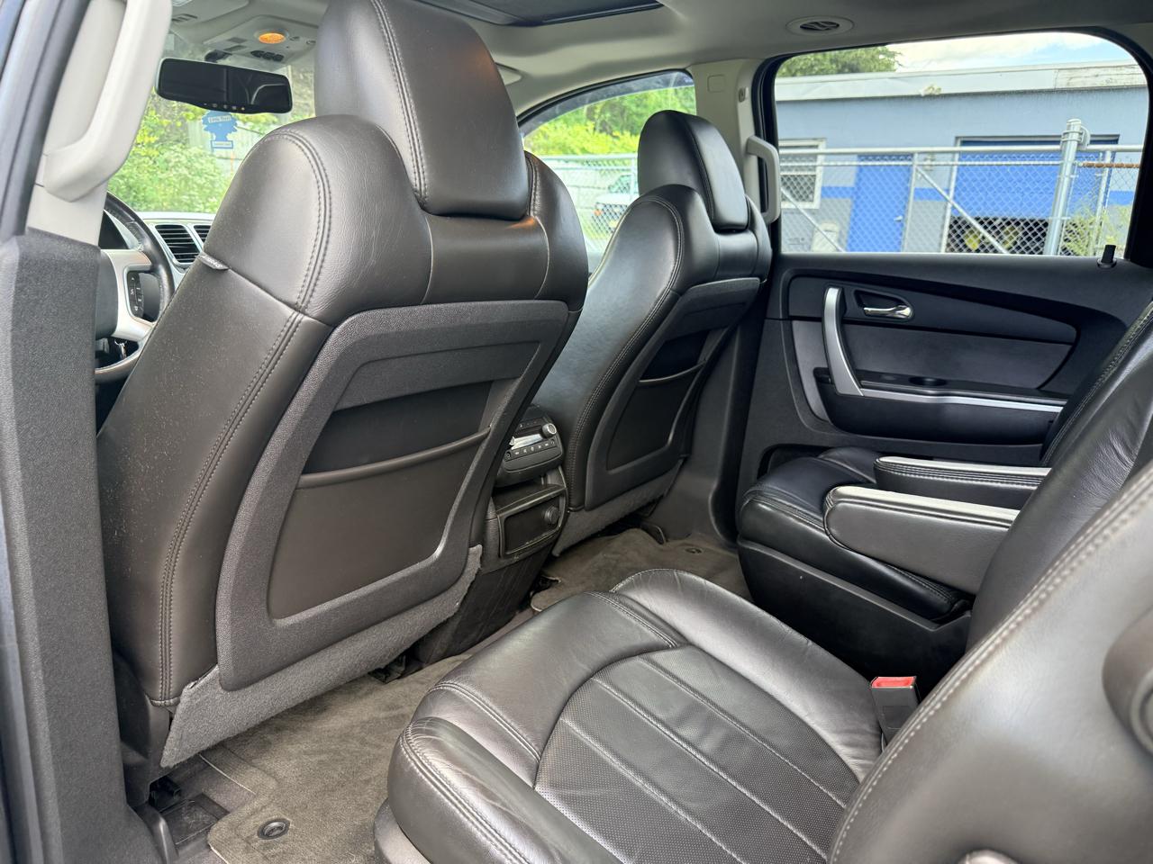 GMC Acadia AWD 4dr SLT2 2010