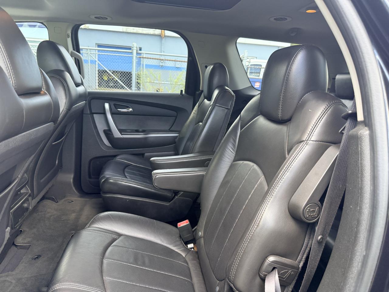 GMC Acadia AWD 4dr SLT2 2010