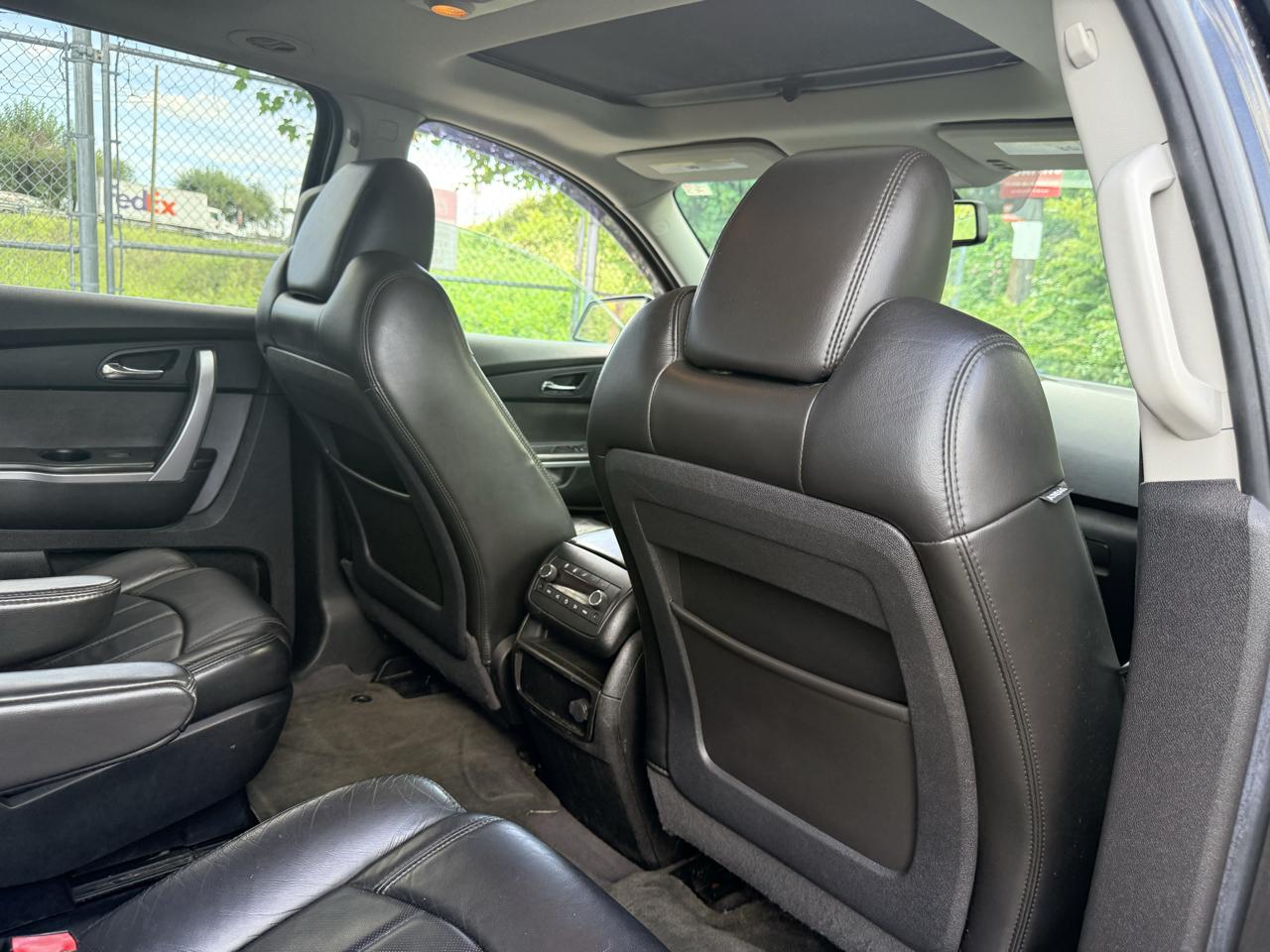 GMC Acadia AWD 4dr SLT2 2010