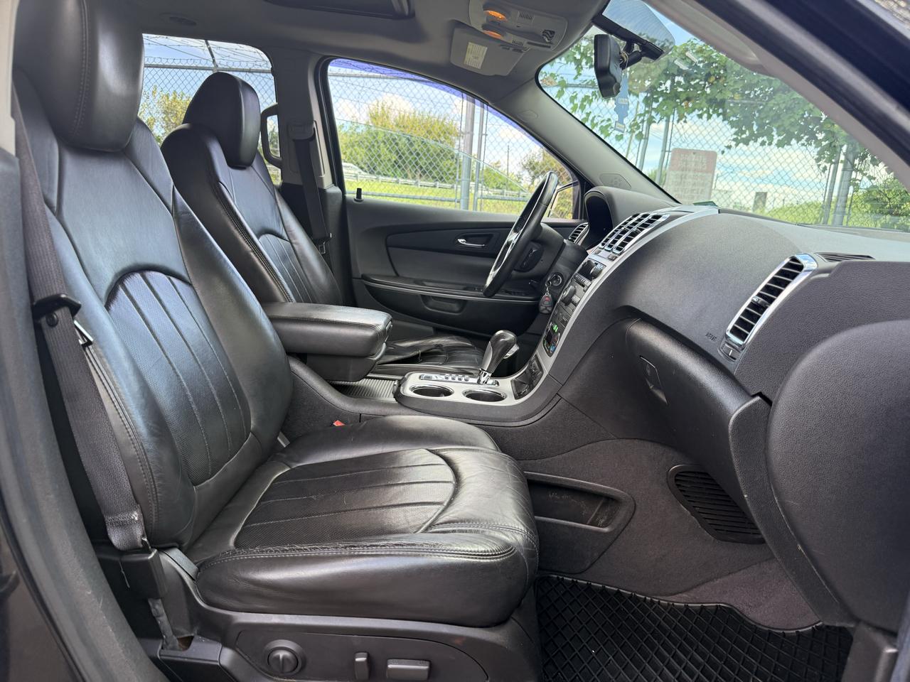 GMC Acadia AWD 4dr SLT2 2010