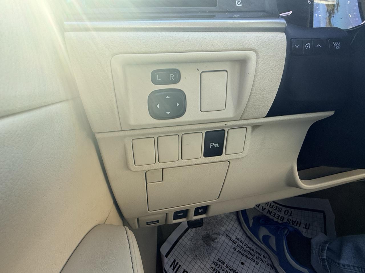 Lexus ES 350 4dr Sdn 2013