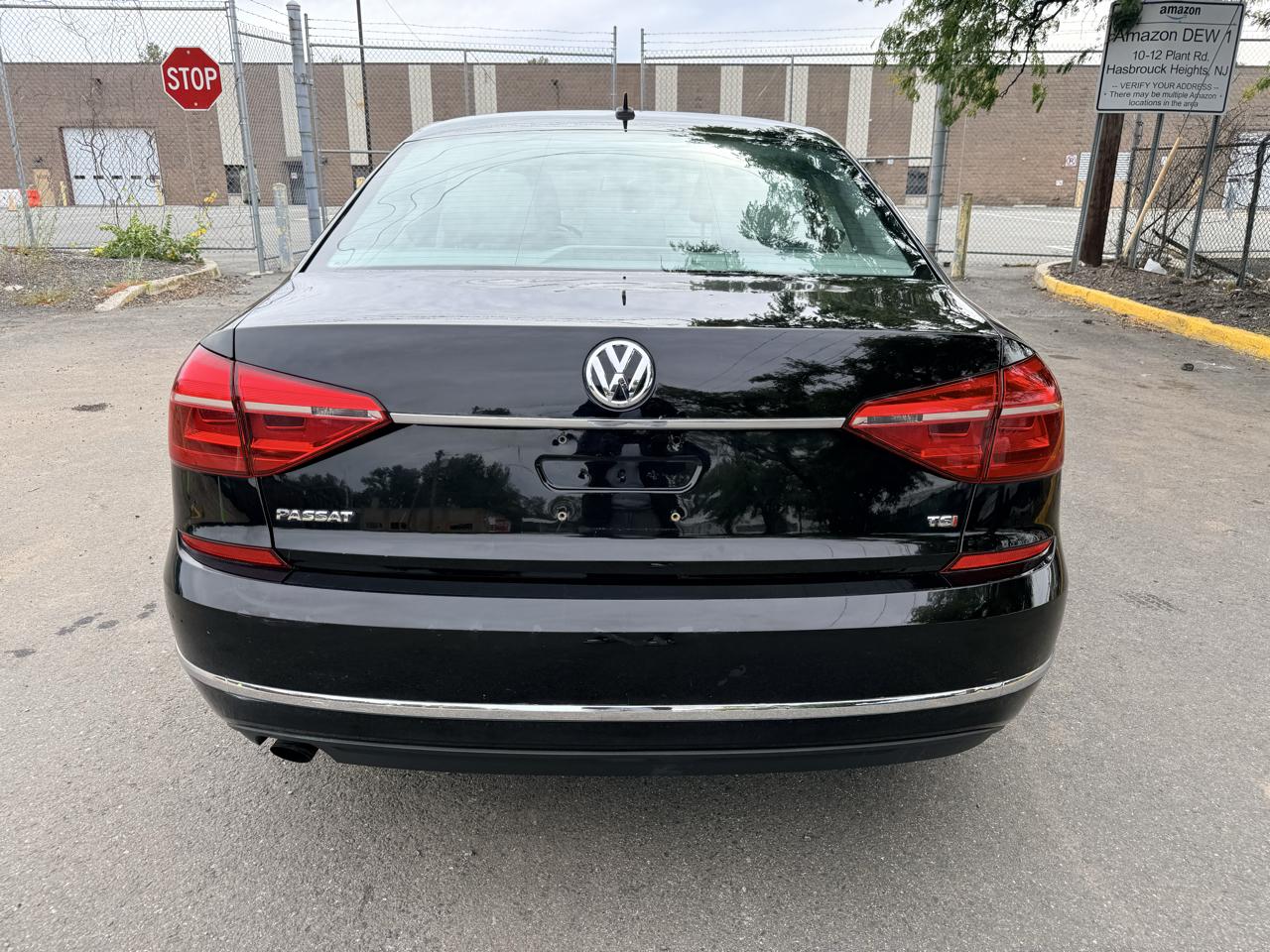 Volkswagen Passat 4dr Sdn 1.8T Auto S PZEV 2016