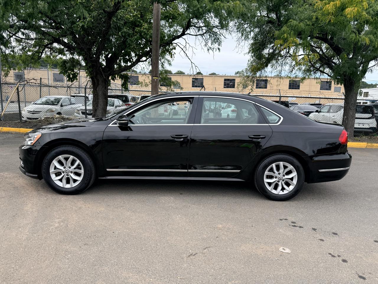 Volkswagen Passat 4dr Sdn 1.8T Auto S PZEV 2016