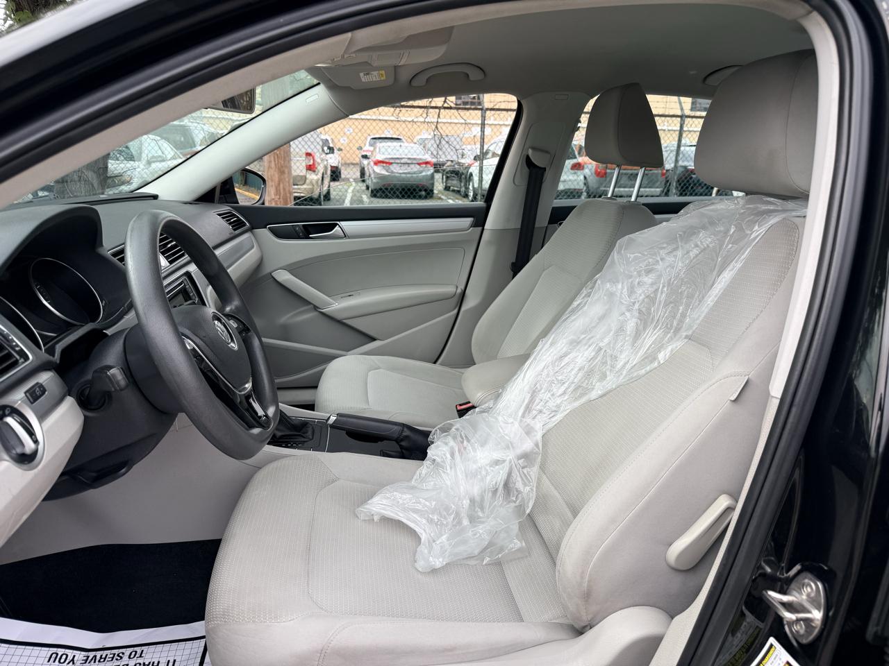 Volkswagen Passat 4dr Sdn 1.8T Auto S PZEV 2016