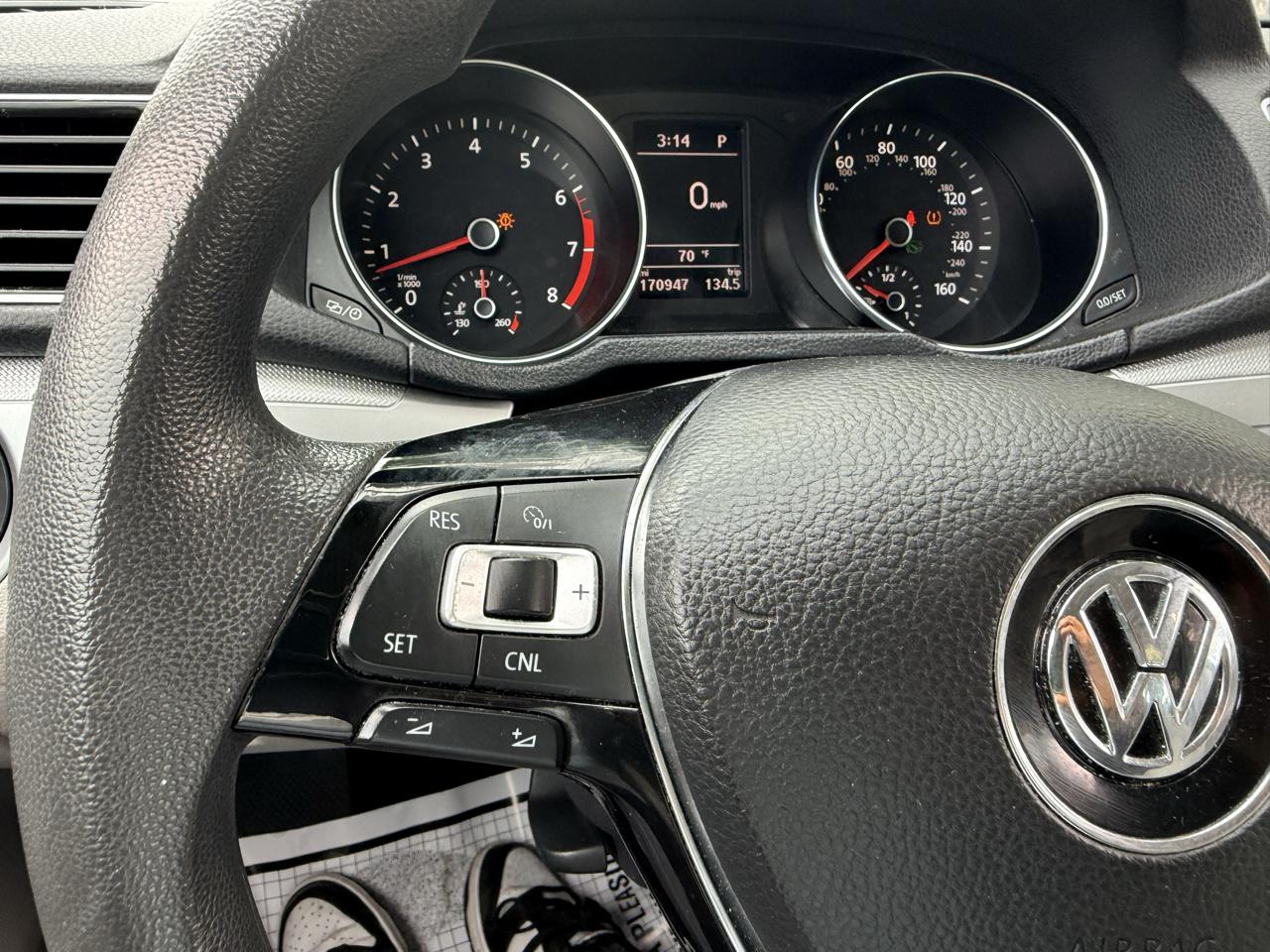 Volkswagen Passat 4dr Sdn 1.8T Auto S PZEV 2016