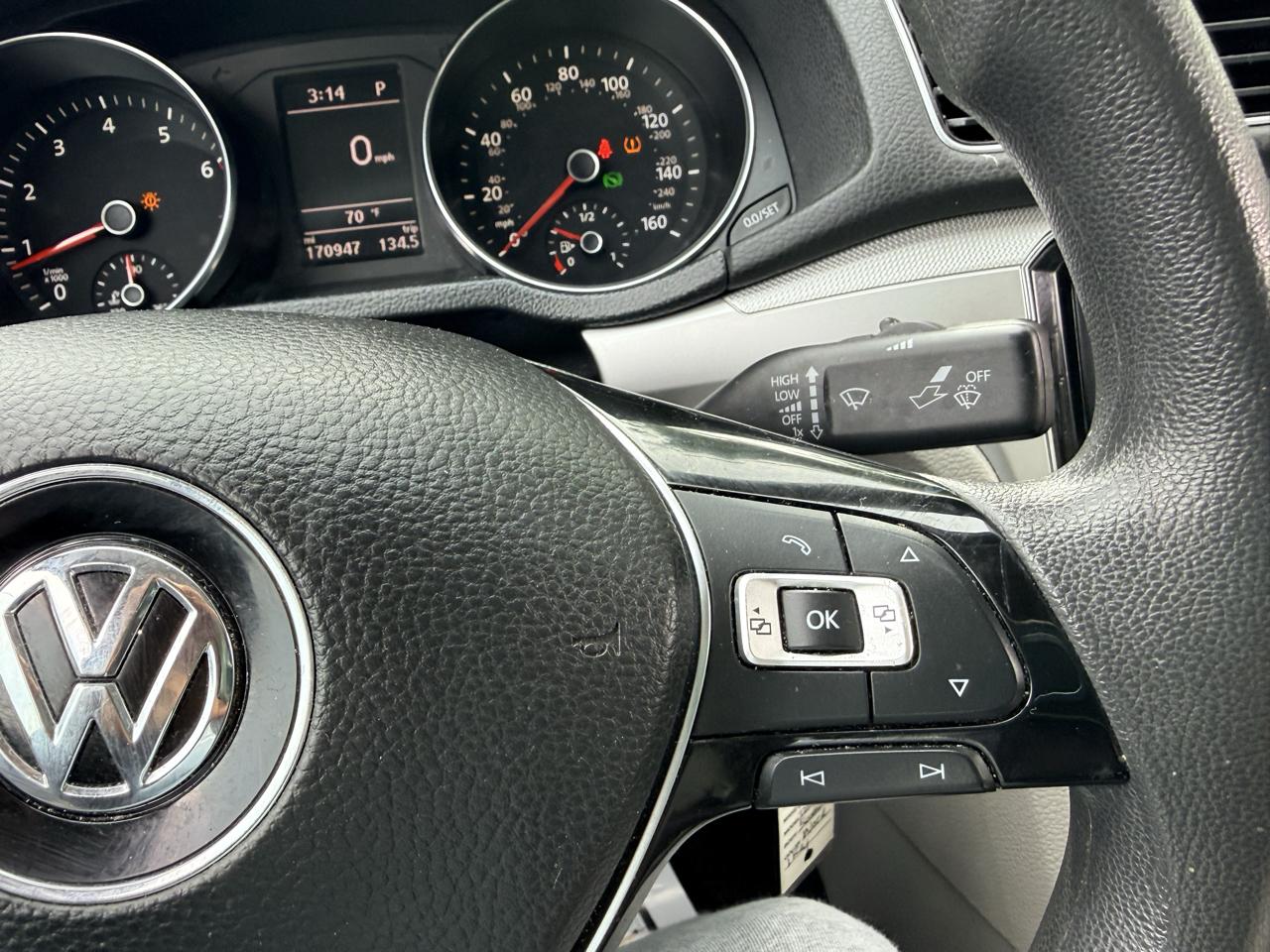 Volkswagen Passat 4dr Sdn 1.8T Auto S PZEV 2016