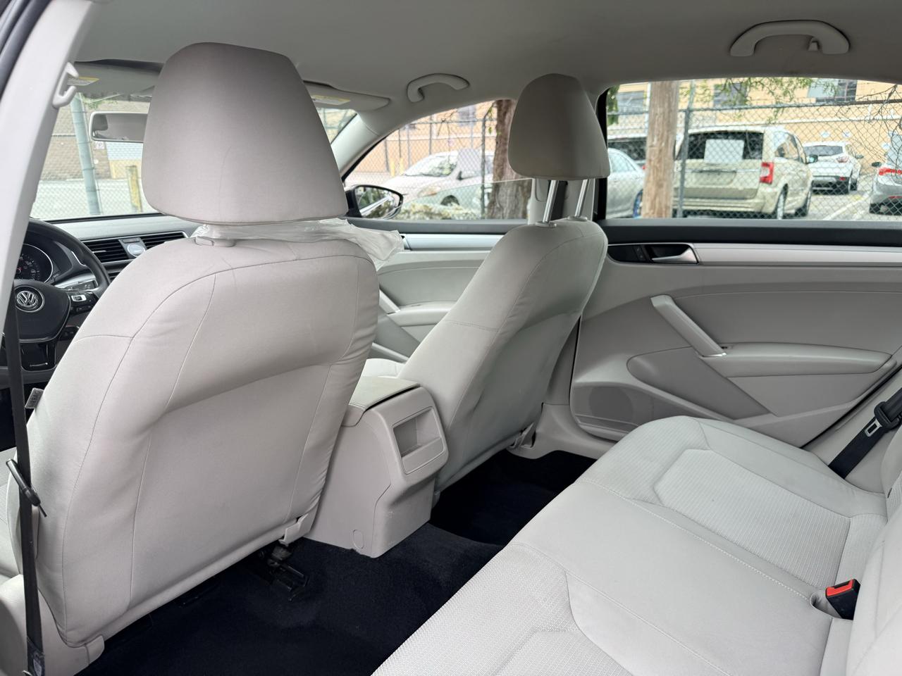 Volkswagen Passat 4dr Sdn 1.8T Auto S PZEV 2016