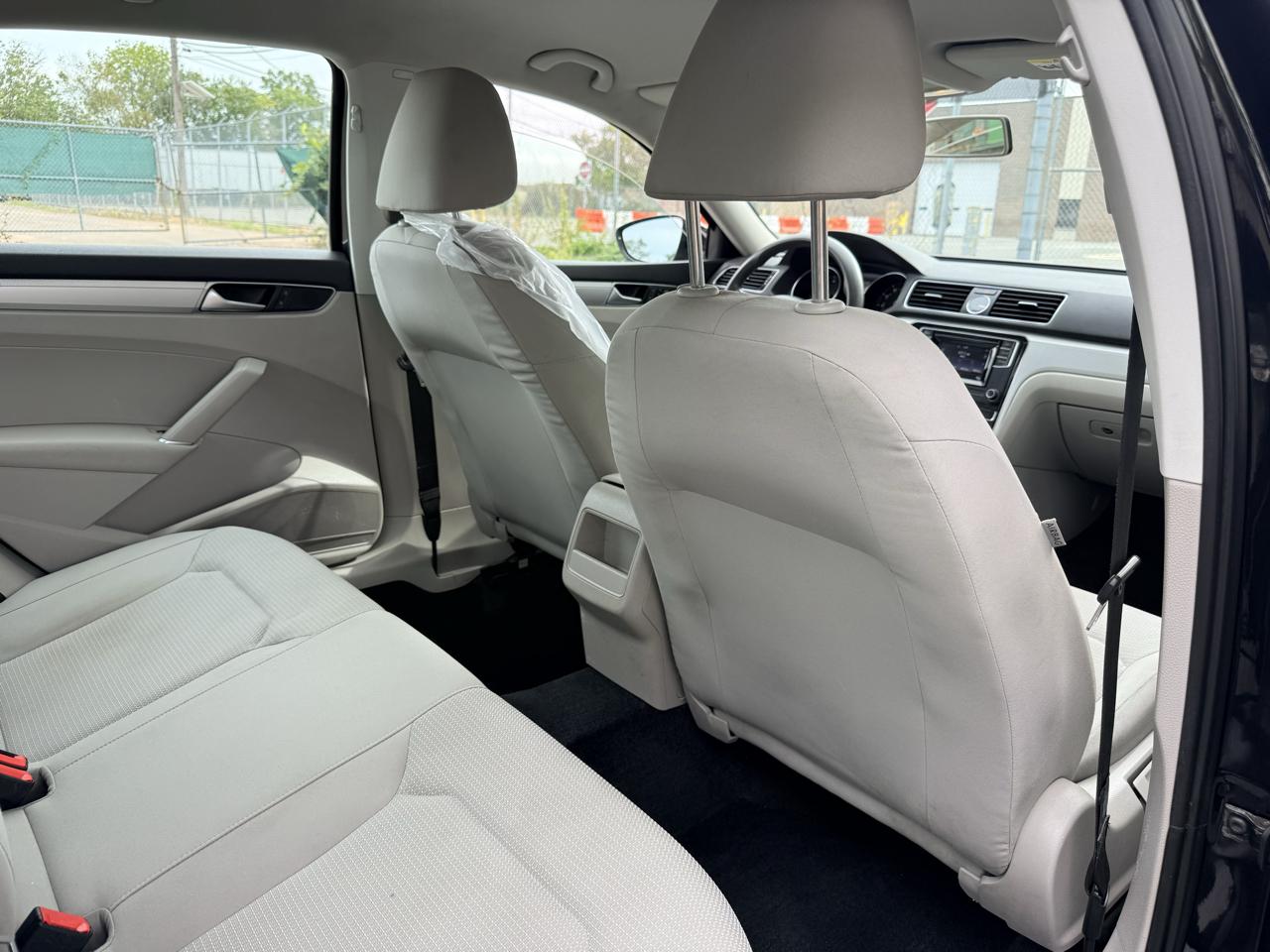 Volkswagen Passat 4dr Sdn 1.8T Auto S PZEV 2016