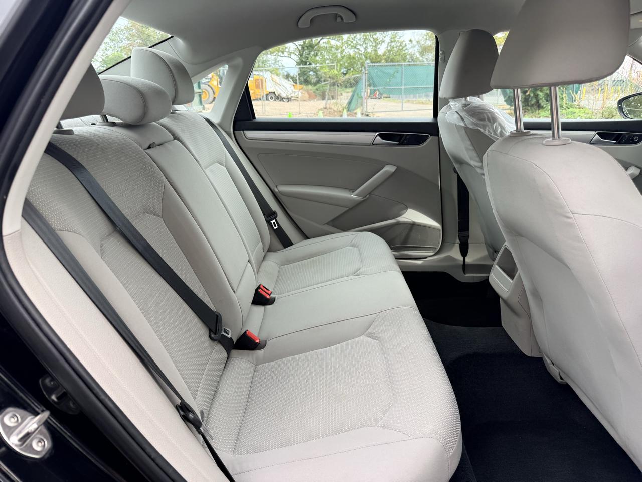 Volkswagen Passat 4dr Sdn 1.8T Auto S PZEV 2016