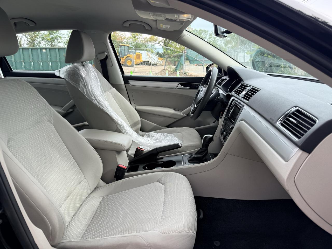 Volkswagen Passat 4dr Sdn 1.8T Auto S PZEV 2016