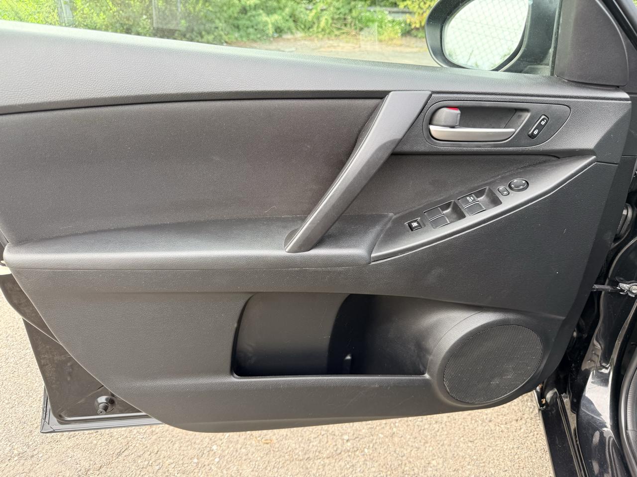 Mazda MAZDA3 4dr Sdn Auto i Sport 2012