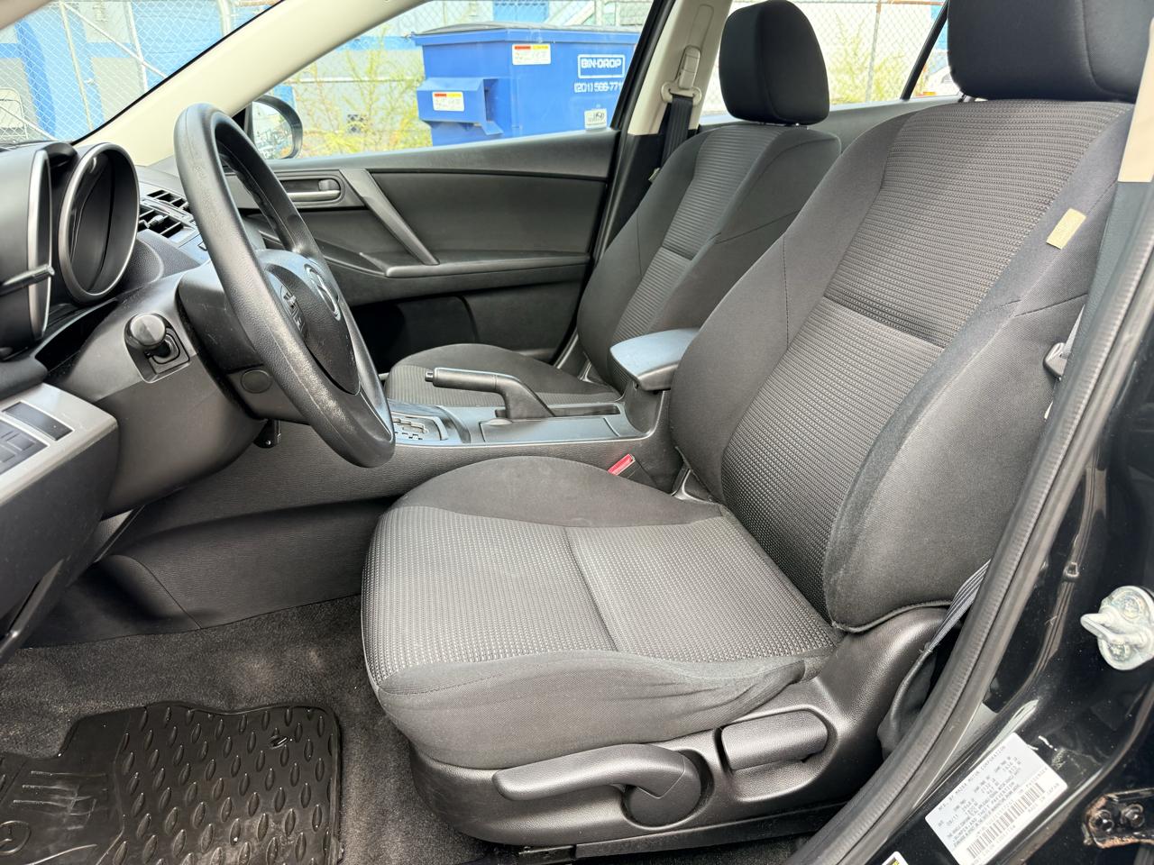 Mazda MAZDA3 4dr Sdn Auto i Sport 2012