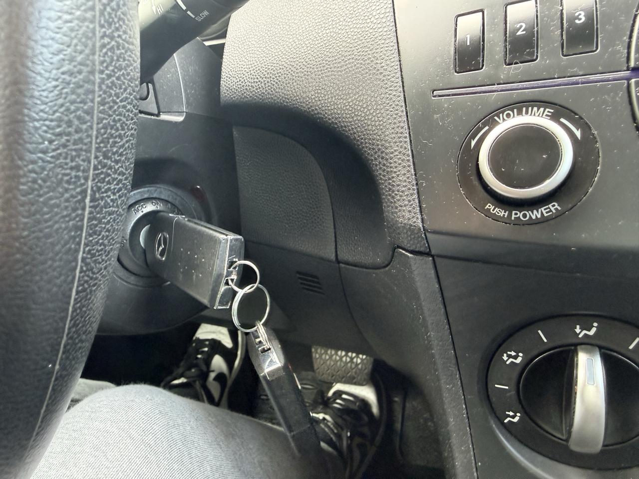 Mazda MAZDA3 4dr Sdn Auto i Sport 2012