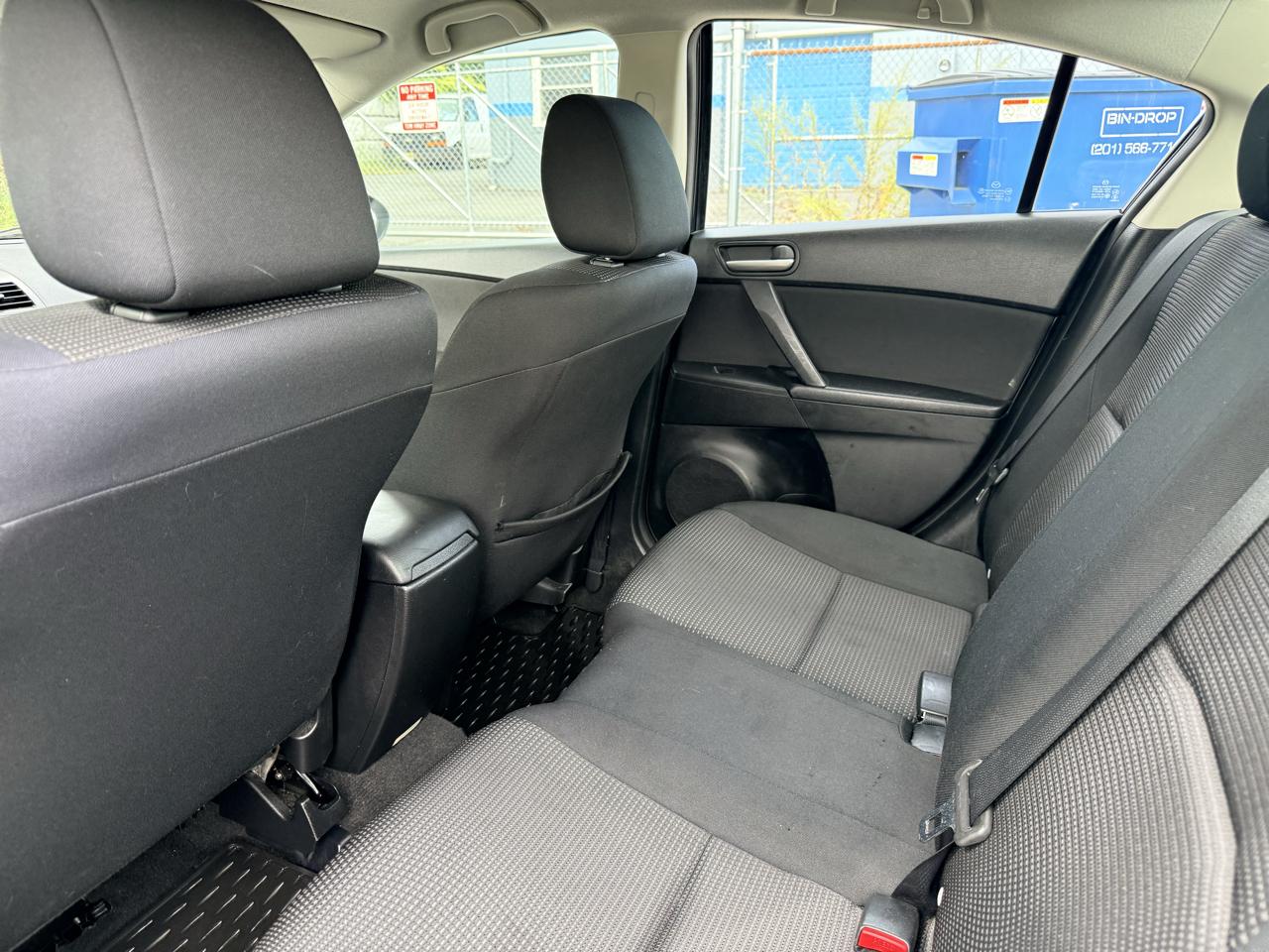 Mazda MAZDA3 4dr Sdn Auto i Sport 2012