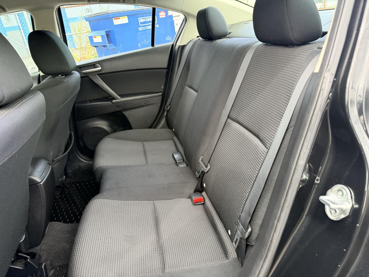 Mazda MAZDA3 4dr Sdn Auto i Sport 2012