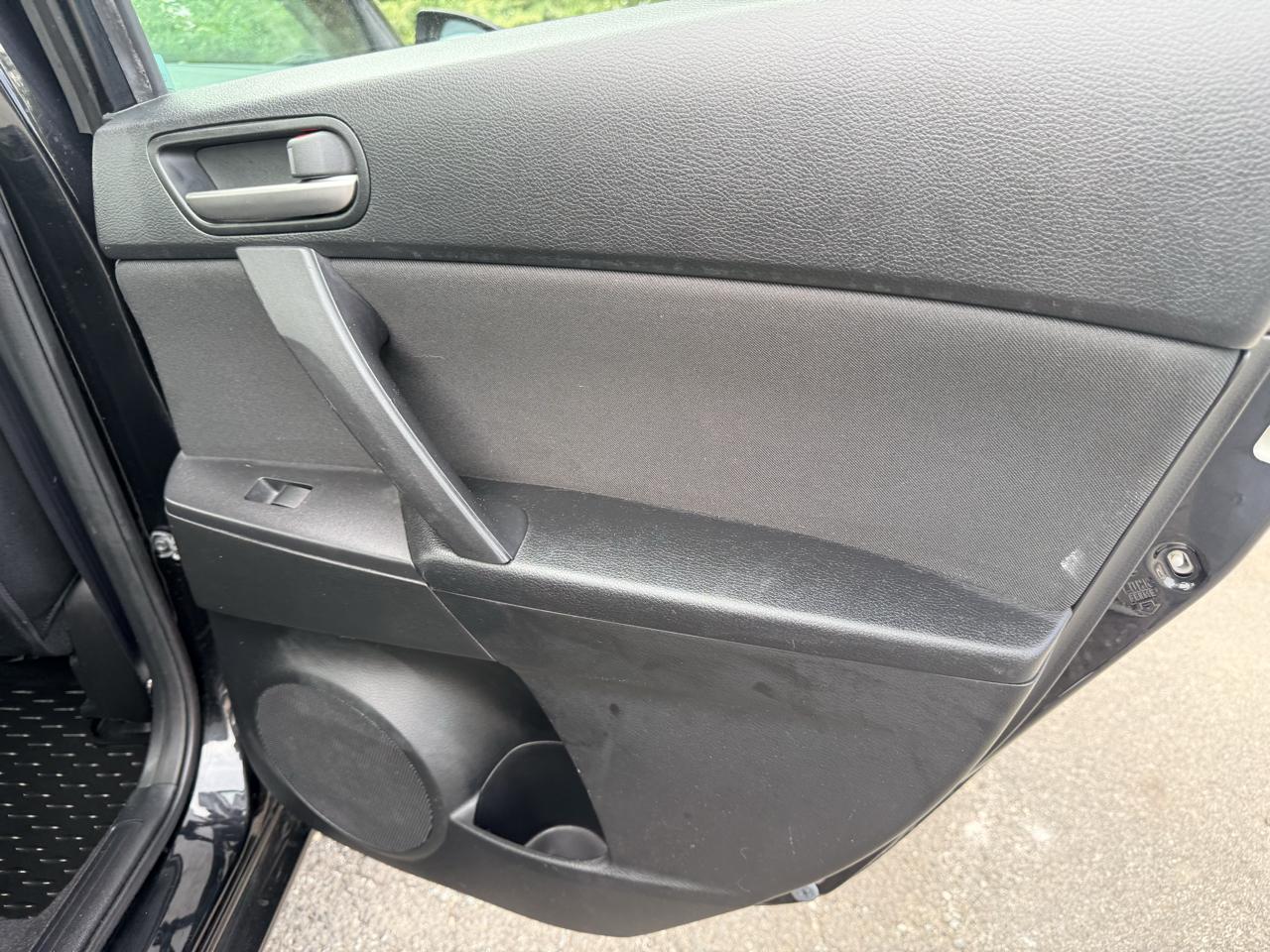Mazda MAZDA3 4dr Sdn Auto i Sport 2012