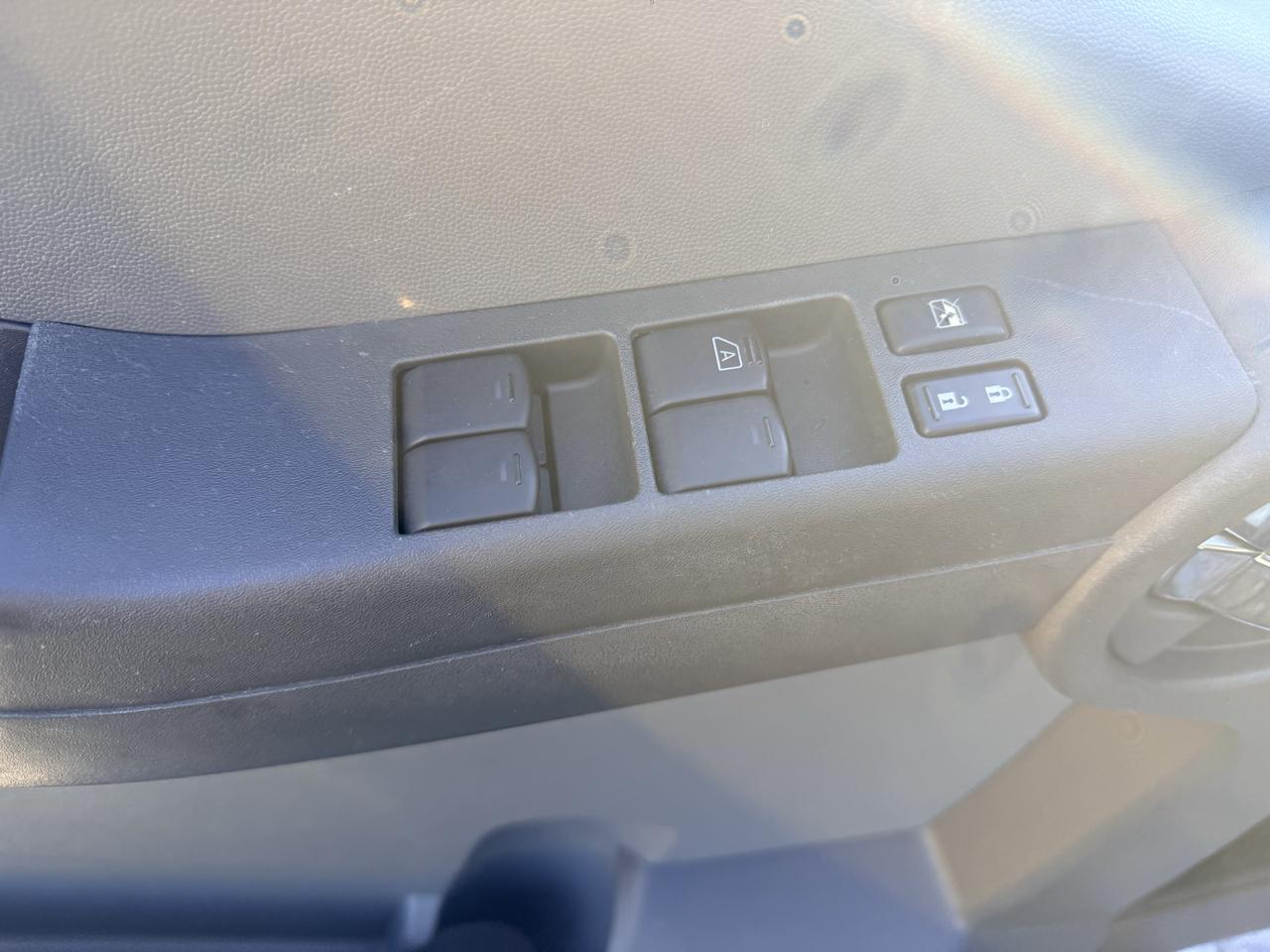 Nissan Xterra 4WD 4dr Auto S 2011