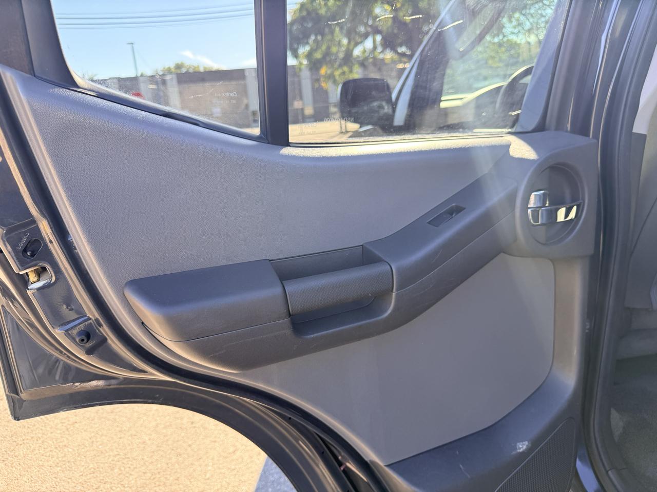 Nissan Xterra 4WD 4dr Auto S 2011