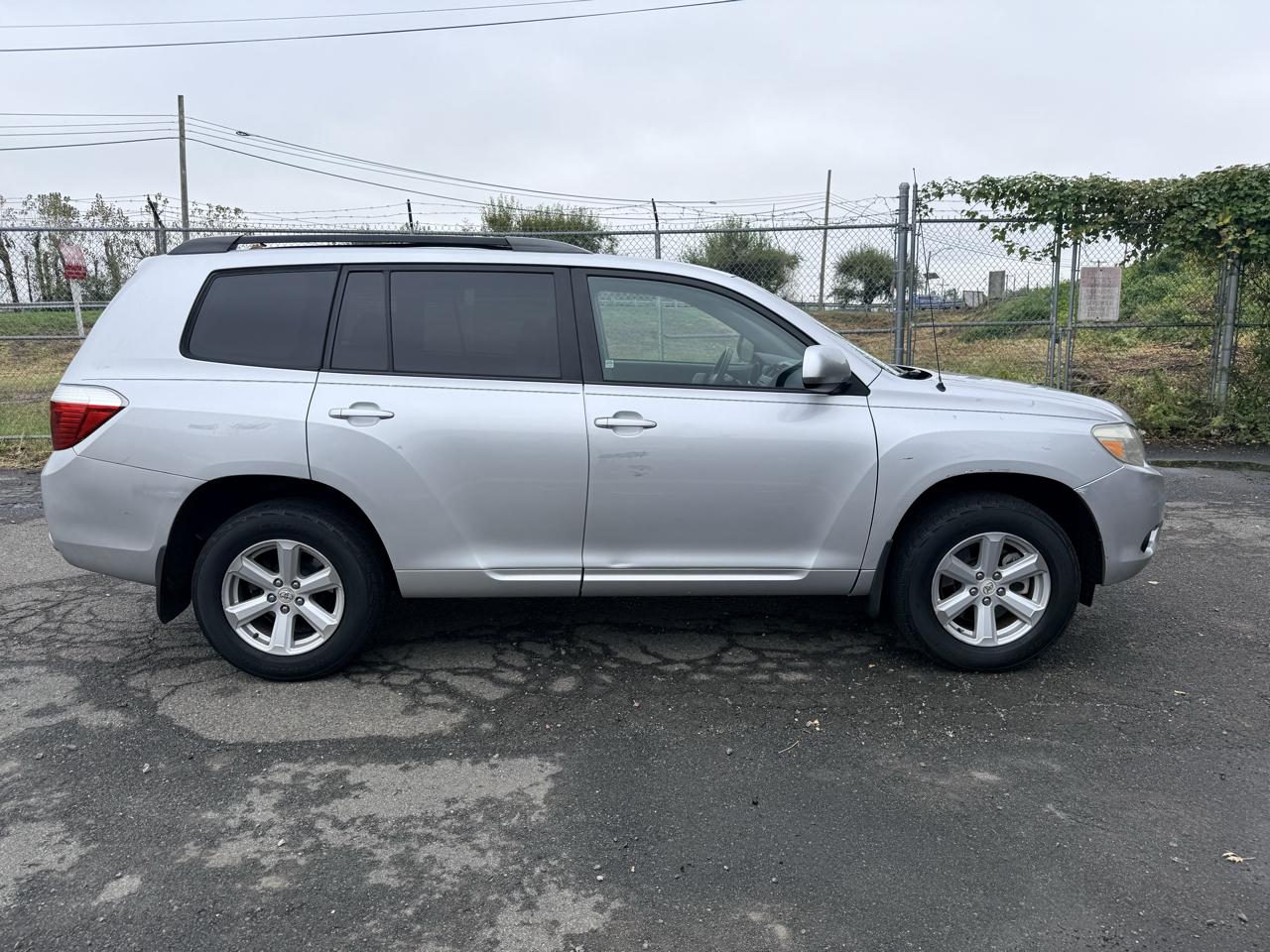Toyota Highlander 4WD 4dr V6 Base (Natl) 2010