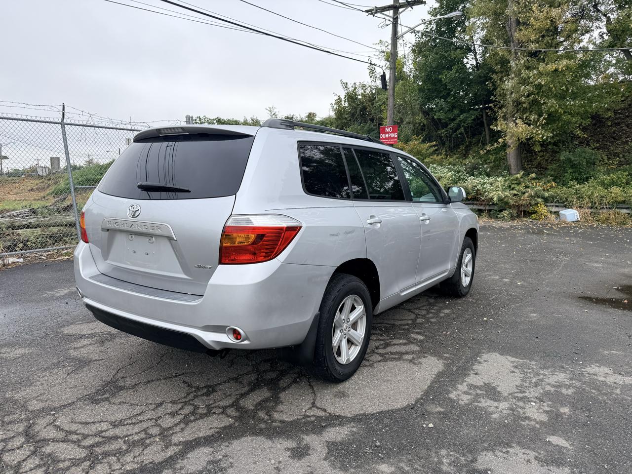 Toyota Highlander 4WD 4dr V6 Base (Natl) 2010