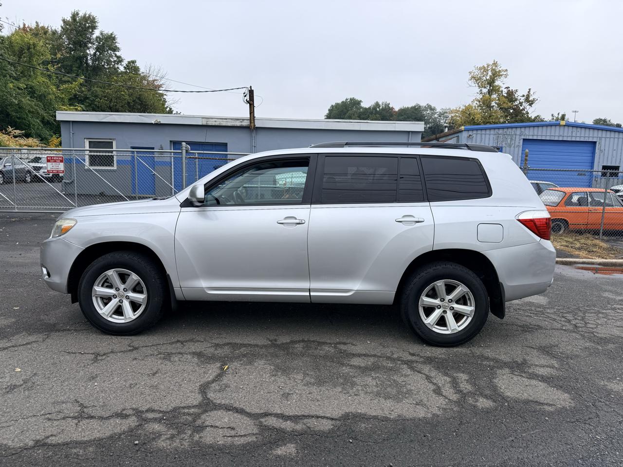 Toyota Highlander 4WD 4dr V6 Base (Natl) 2010
