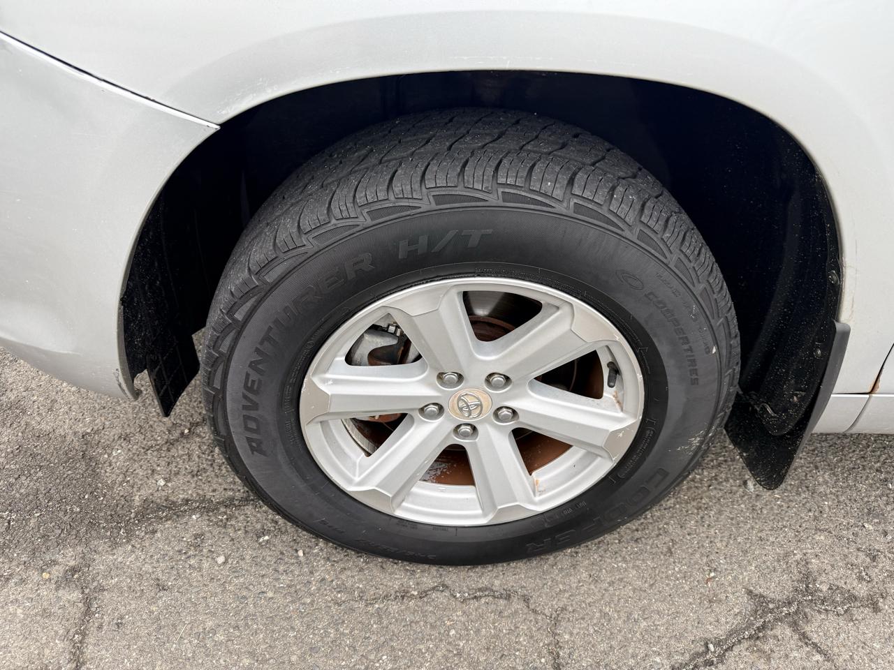 Toyota Highlander 4WD 4dr V6 Base (Natl) 2010