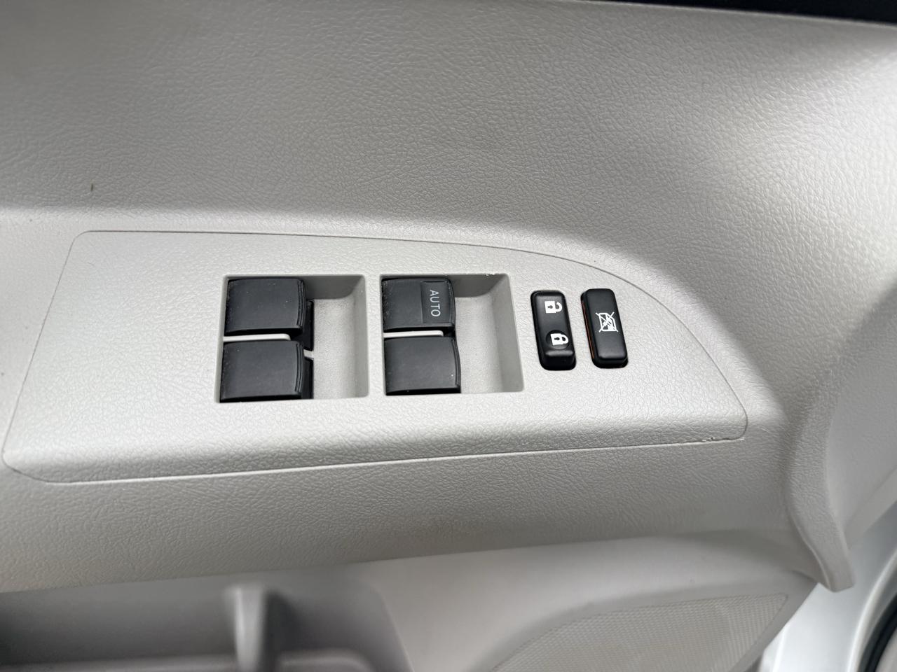 Toyota Highlander 4WD 4dr V6 Base (Natl) 2010