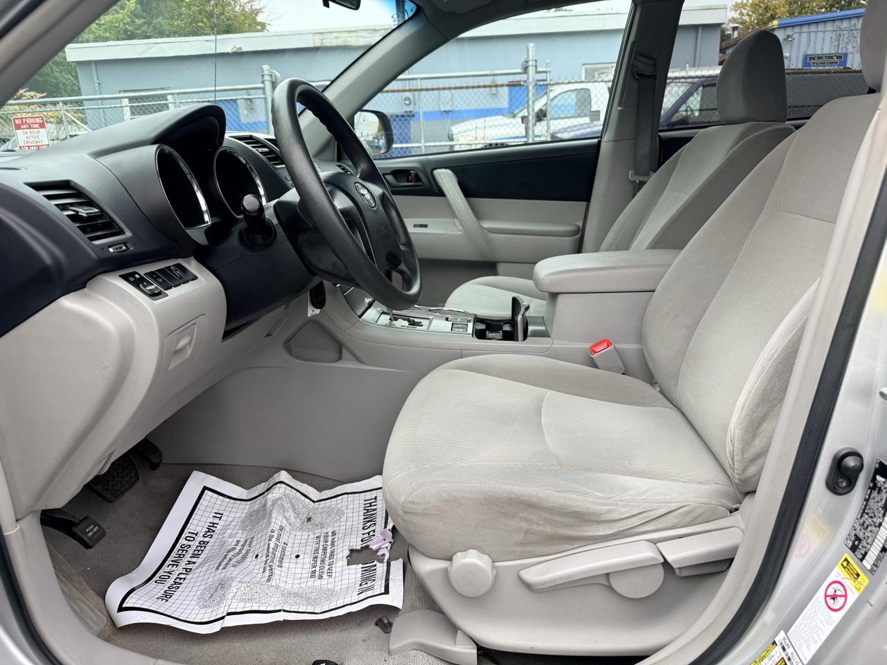 Toyota Highlander 4WD 4dr V6 Base (Natl) 2010