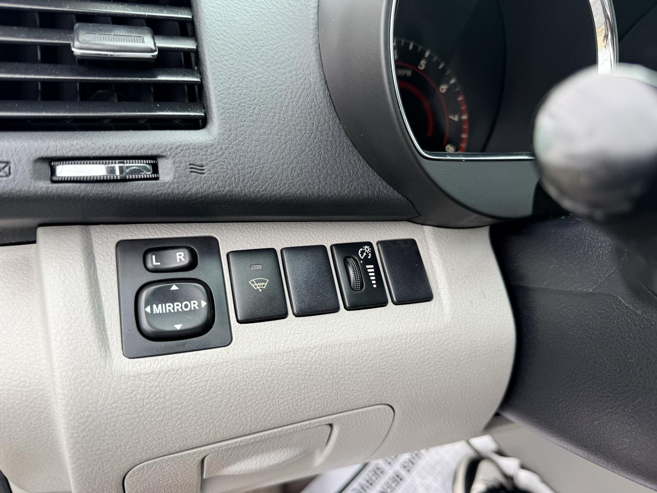 Toyota Highlander 4WD 4dr V6 Base (Natl) 2010