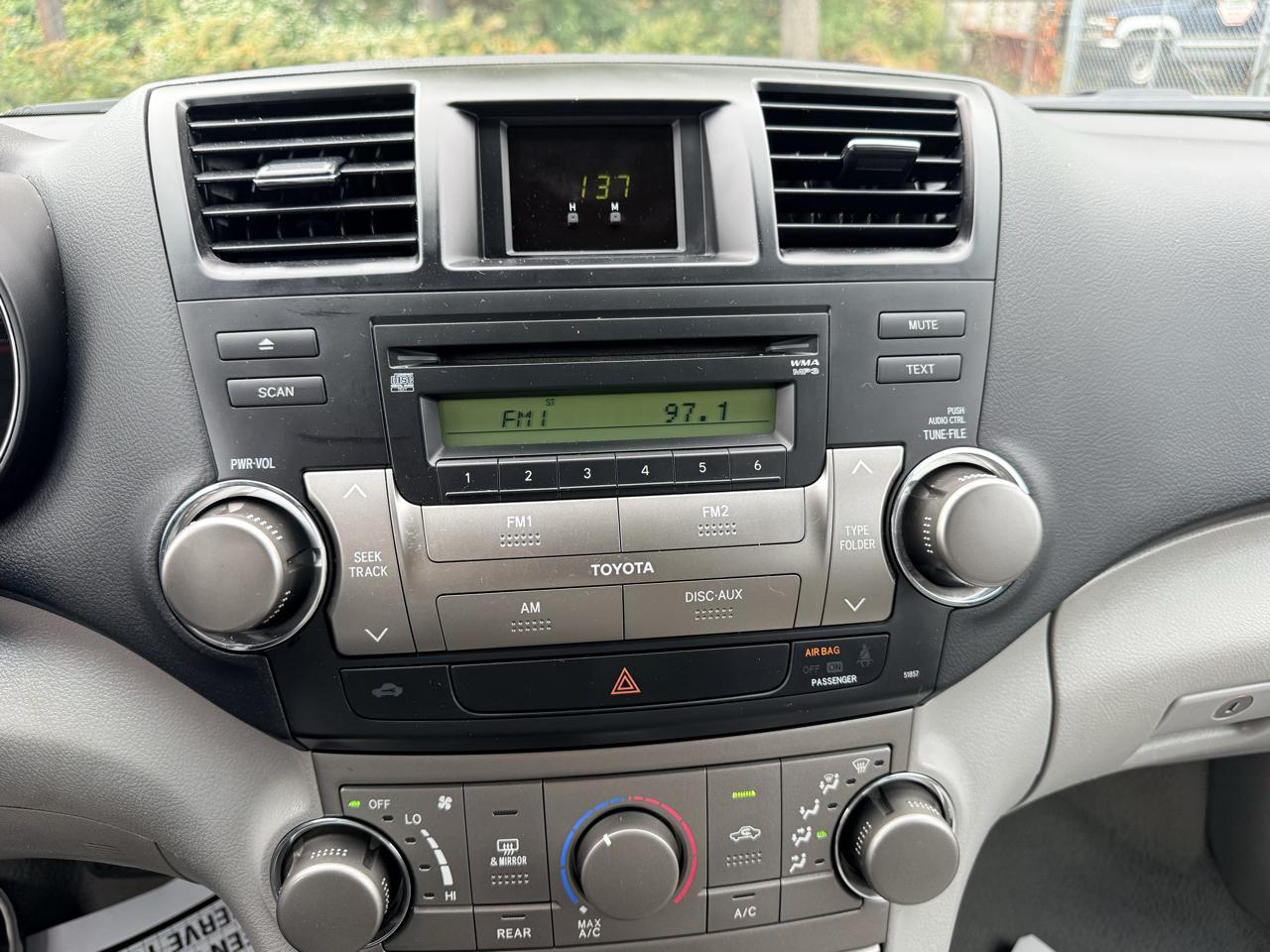 Toyota Highlander 4WD 4dr V6 Base (Natl) 2010