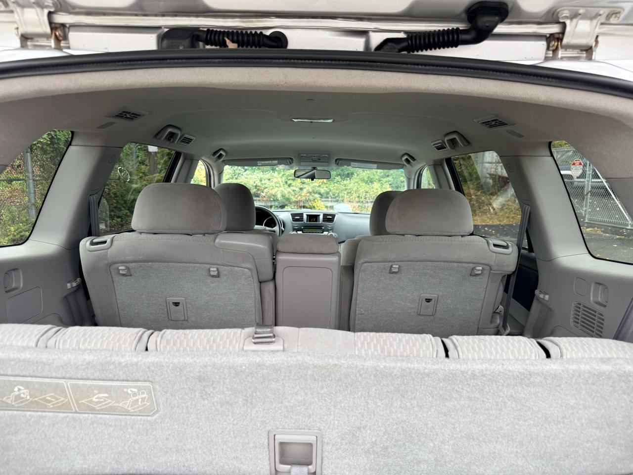 Toyota Highlander 4WD 4dr V6 Base (Natl) 2010
