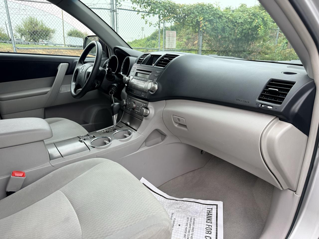 Toyota Highlander 4WD 4dr V6 Base (Natl) 2010