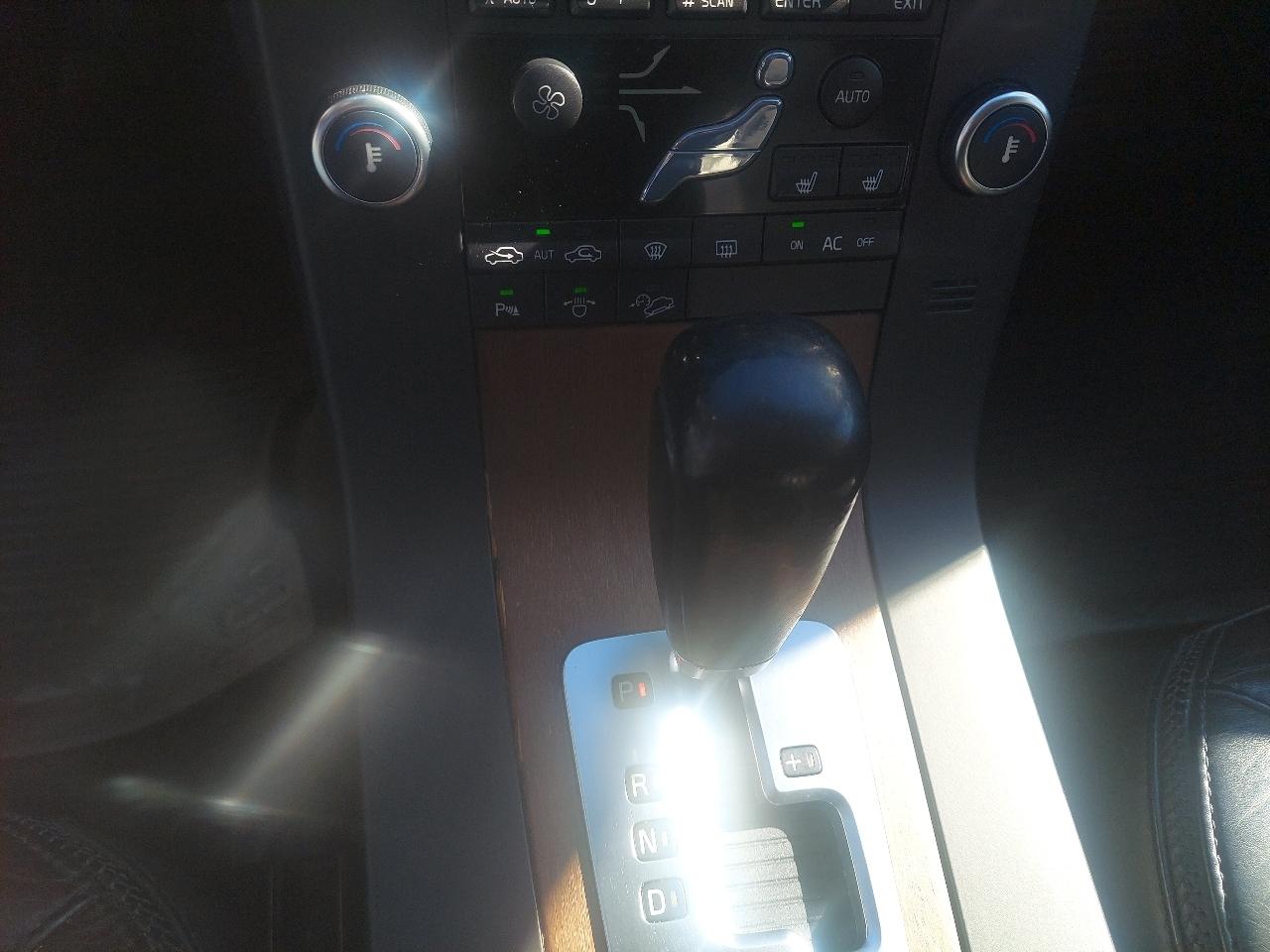 Volvo XC70 4dr Wgn 3.2L 2009