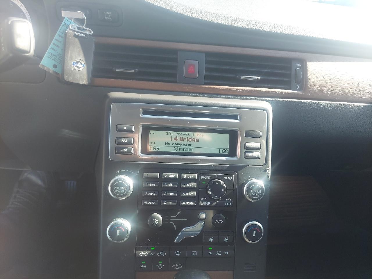 Volvo XC70 4dr Wgn 3.2L 2009