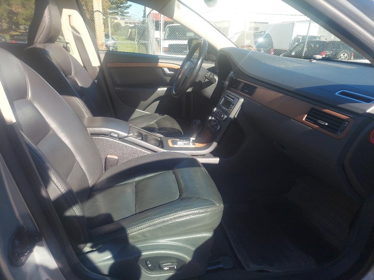 Volvo XC70 4dr Wgn 3.2L 2009