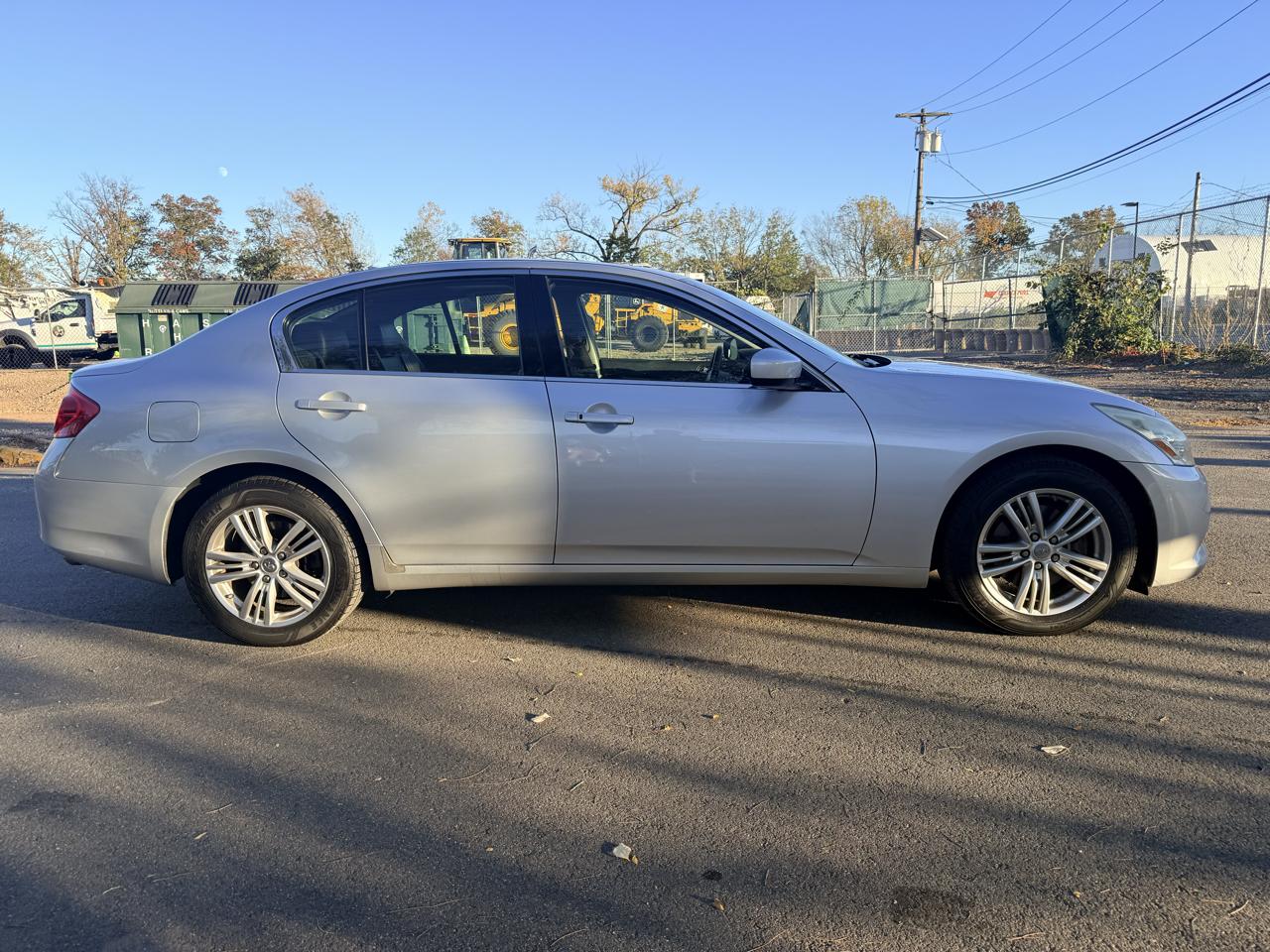 Infiniti G37 Sedan 4dr x AWD 2012