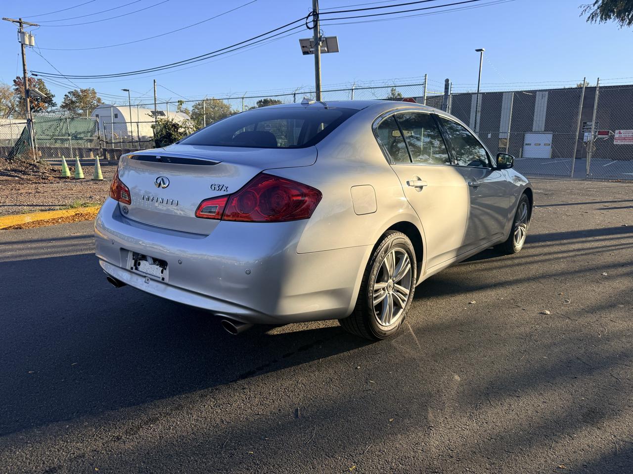 Infiniti G37 Sedan 4dr x AWD 2012