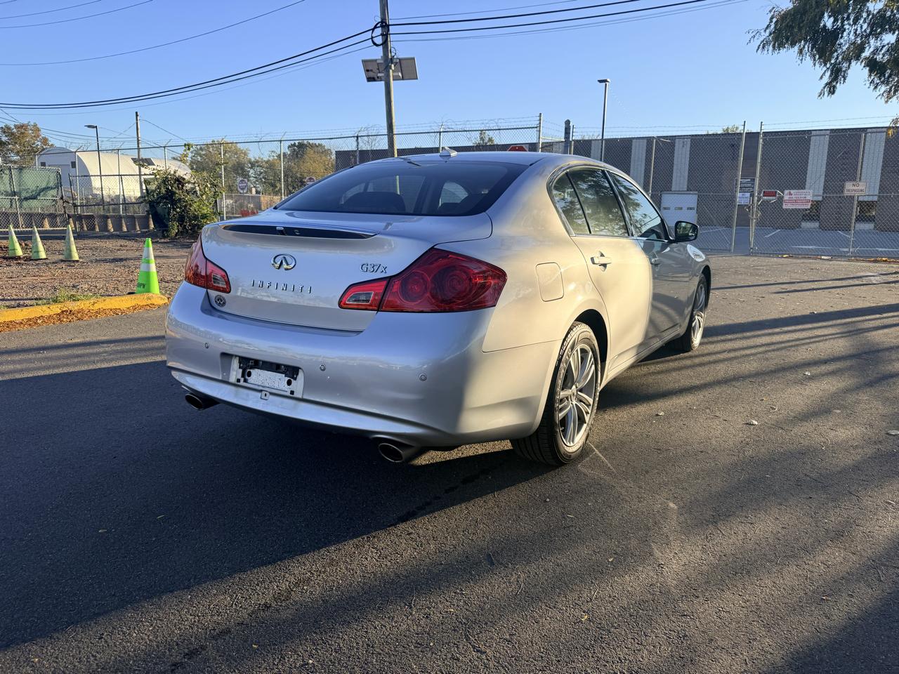 Infiniti G37 Sedan 4dr x AWD 2012