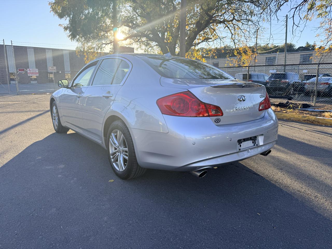 Infiniti G37 Sedan 4dr x AWD 2012
