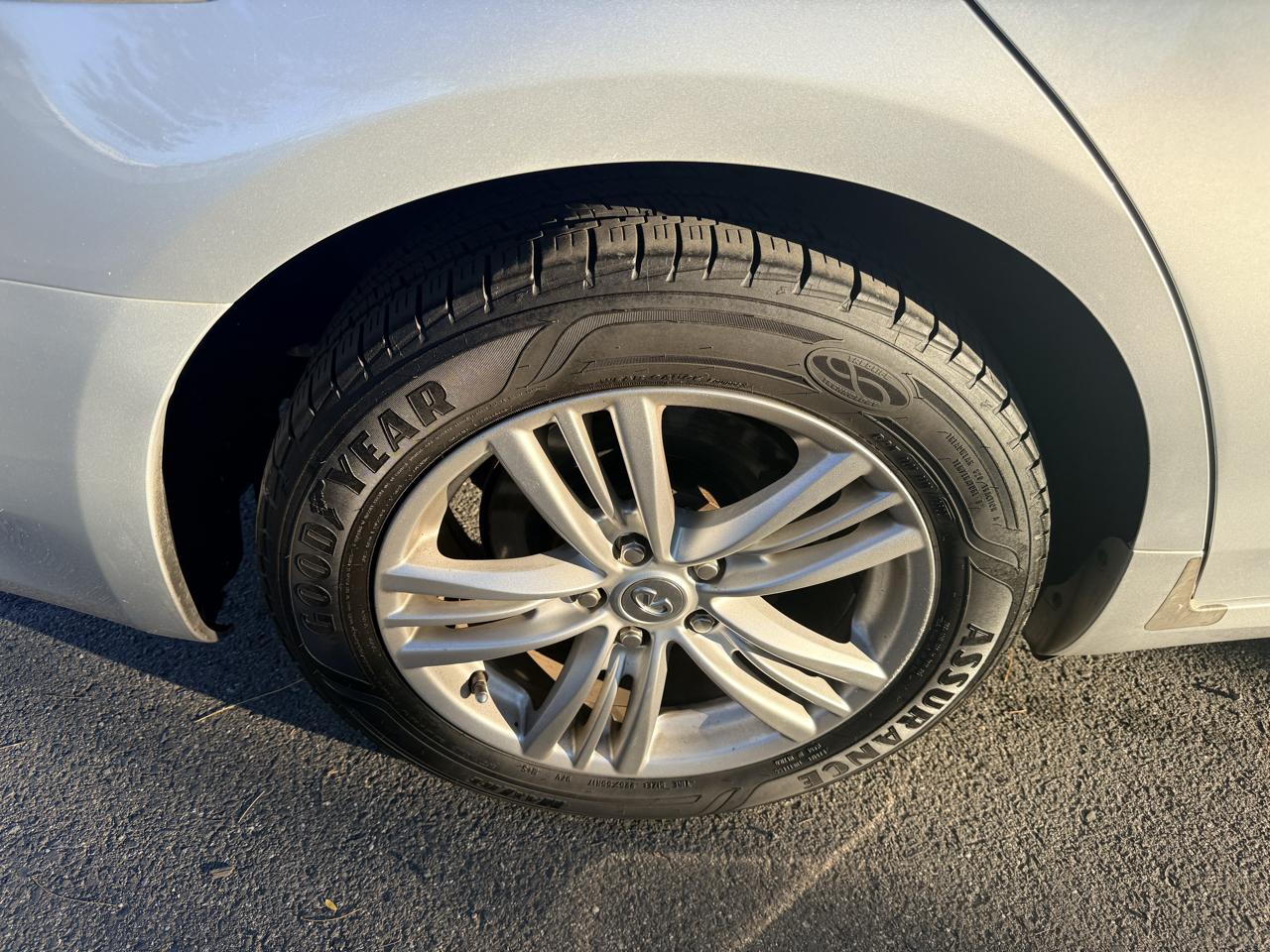 Infiniti G37 Sedan 4dr x AWD 2012