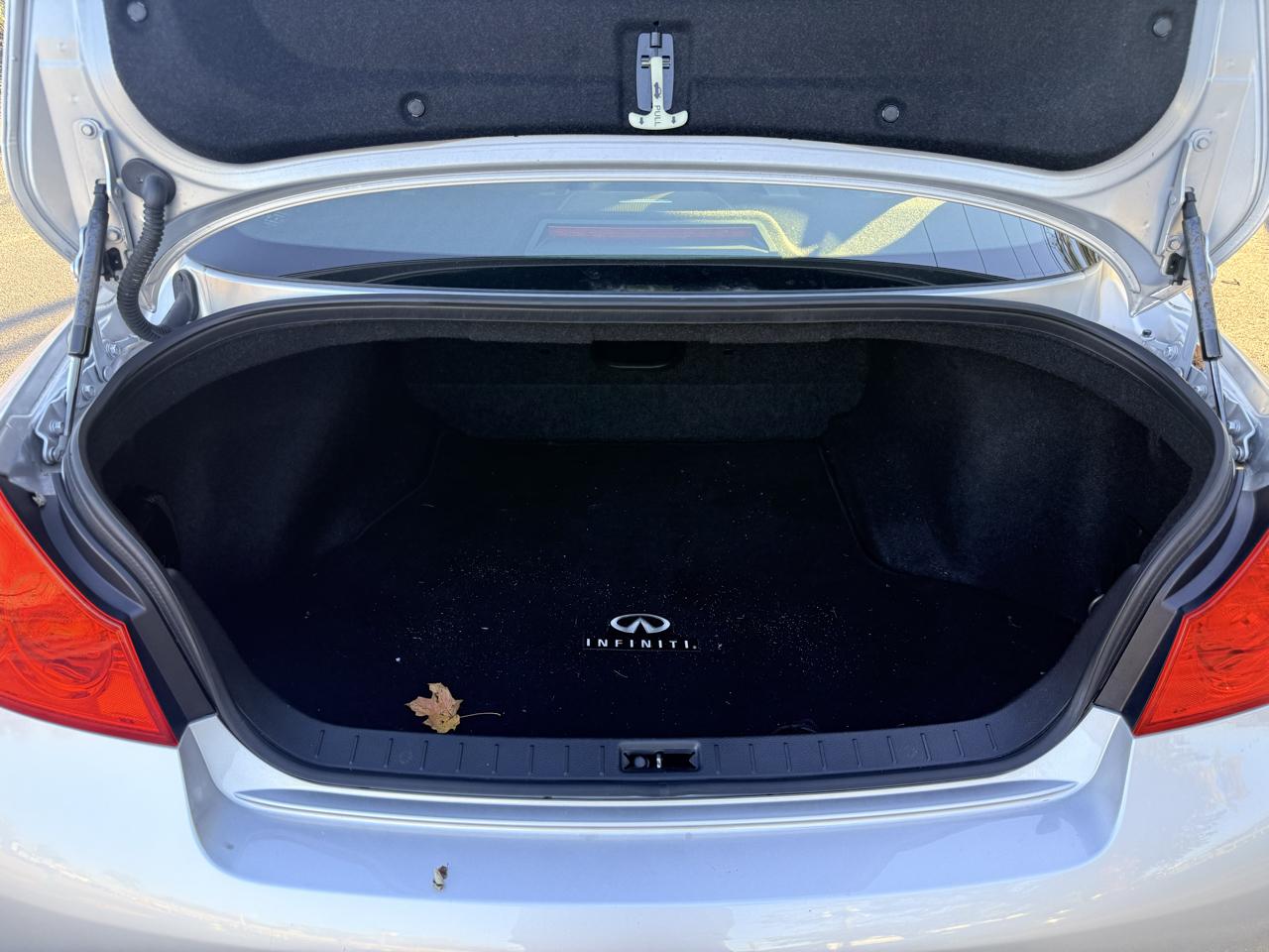 Infiniti G37 Sedan 4dr x AWD 2012