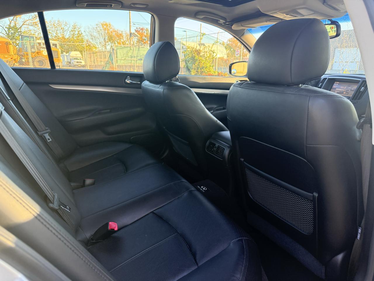 Infiniti G37 Sedan 4dr x AWD 2012