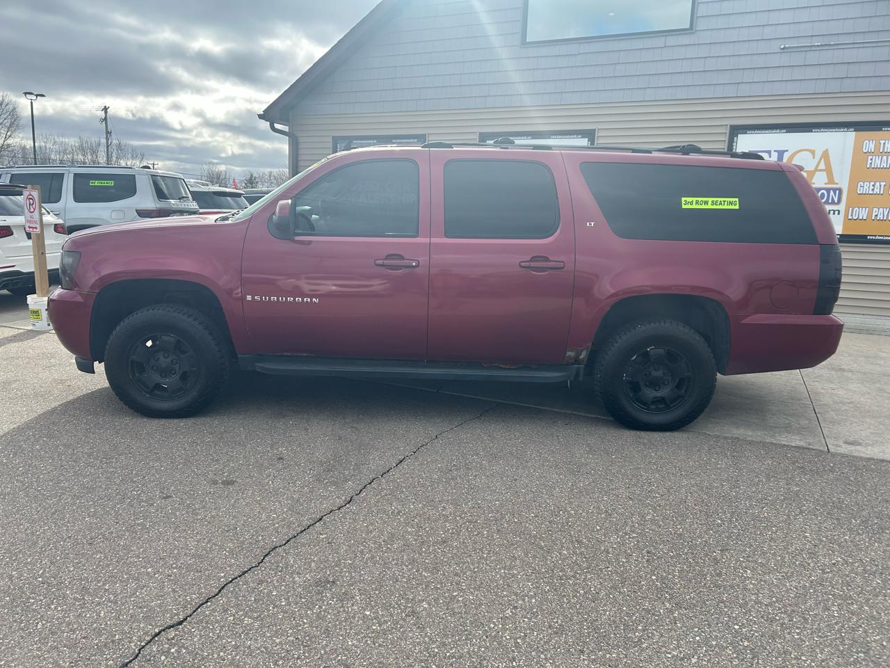 Chevrolet Suburban 4WD 4dr 1500 LT 2007