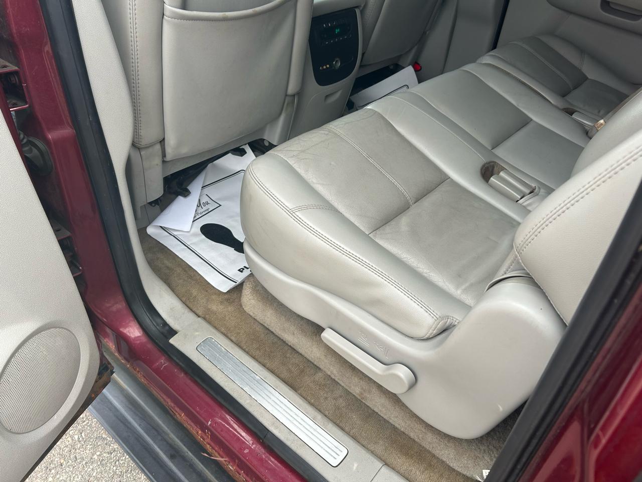 Chevrolet Suburban 4WD 4dr 1500 LT 2007