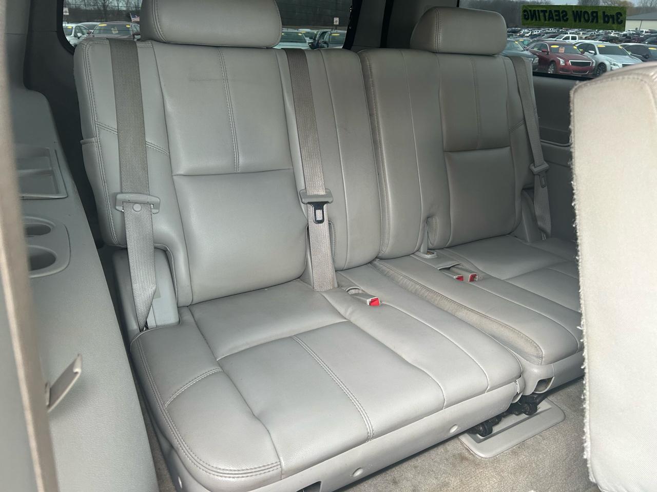 Chevrolet Suburban 4WD 4dr 1500 LT 2007